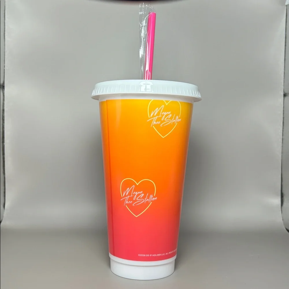 Limited Edition Hot Girls Run On Dunkin Cup Megan Thee Stallion Dunkin’ Rare - Picture 3 of 7